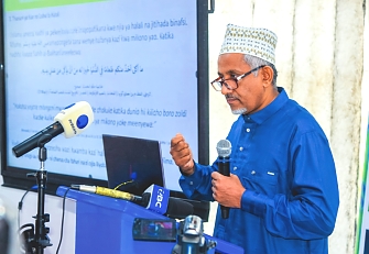 Brother Yassir Salim - Presenting in one of CIFCA's Monthly Islamic Finance Debate.