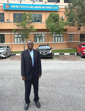 CIFCA SG. Mr. Salum Lupande outside the IIUM Institute of Islamic Banking and Finannce (IiiBF)