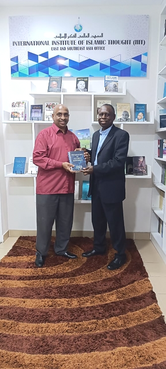 CIFCA SG, Mr. Salum Lupande with Dr Muhammad Rashaad Bakashmar, IIIT Senior Academic and Program Coordinator IIIT office at IIUM Gombak Campus in KL, Malaysia.